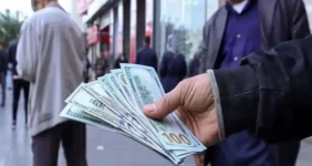 خبر فوری درباره قیمت دلار آزاد در ۲۶ دی + جدول خبر فوری درباره قیمت دلار آزاد در ۲۶ دی + جدول