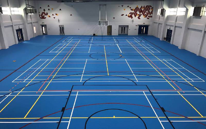 کفپوش اپوکسی ورزشی چیست و چرا بهترین انتخاب برای سالنهای ورزشی است؟ کفپوش اپوکسی ورزشی