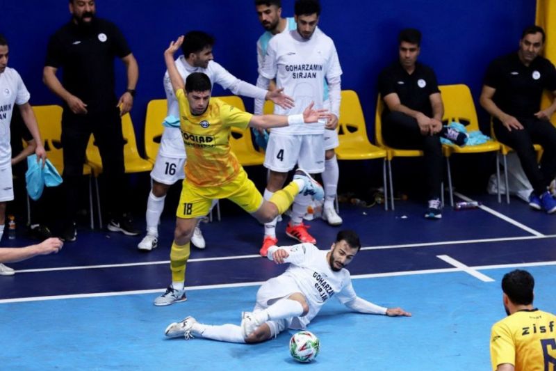 گیتی پسند برد و صدرنشین باقی ماند