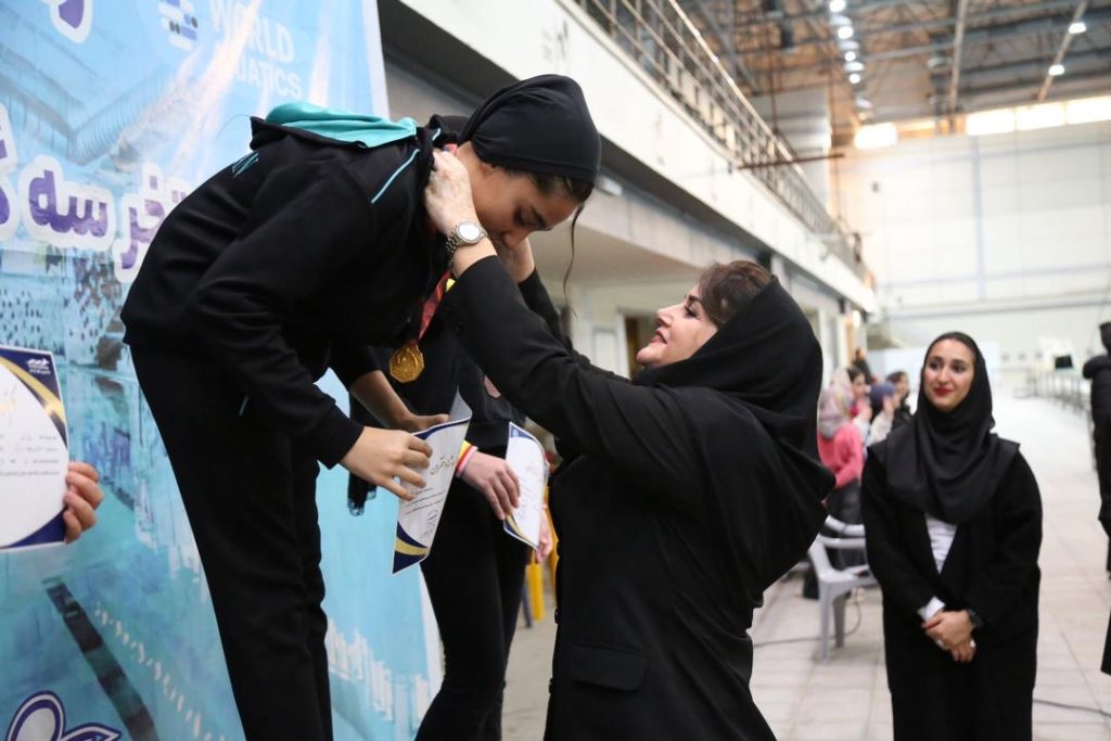 پایان جشنواره شنای دختران کشور در استخر بین‌المللی ۹ دی تهران