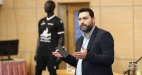 کامیانی: از کادر فنی تیم ملی فوتسال تمام قد حمایت می‌کنیم