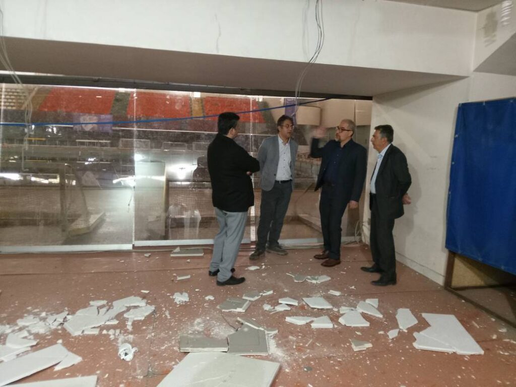 بازدید میدانی سرپرست فدراسیون ورزش‌های آبی و مدیرکل دفتر فنی مهندسی از استخر آزادی/ خسارات وارده طی ۴۸ ساعت برآورد می‌شود