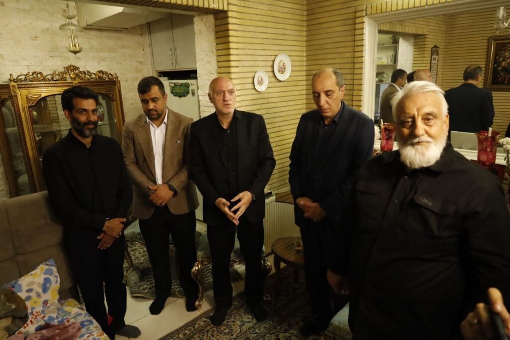 تجلیل از خانواده شهیده «آوین امیرکاشانی»؛ گرامیداشت یاد کوچک‌ترین عضو خانواده ورزش‌های آبی با حضور نایب رئیس فدراسیون