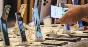 بلاتکلیفی در بازار موبایل / محموله‌های ترخیص‌شده هنوز رجیستر نمی‌شوند