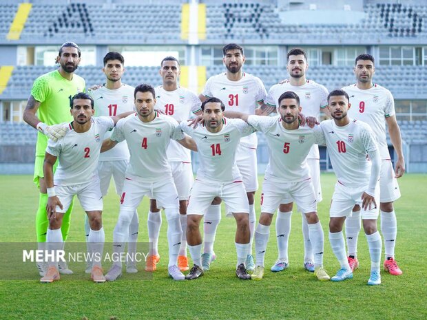 حمایت خواننده جوان پاپ از تیم ملی فوتبال با شعار «کنار همیم»
