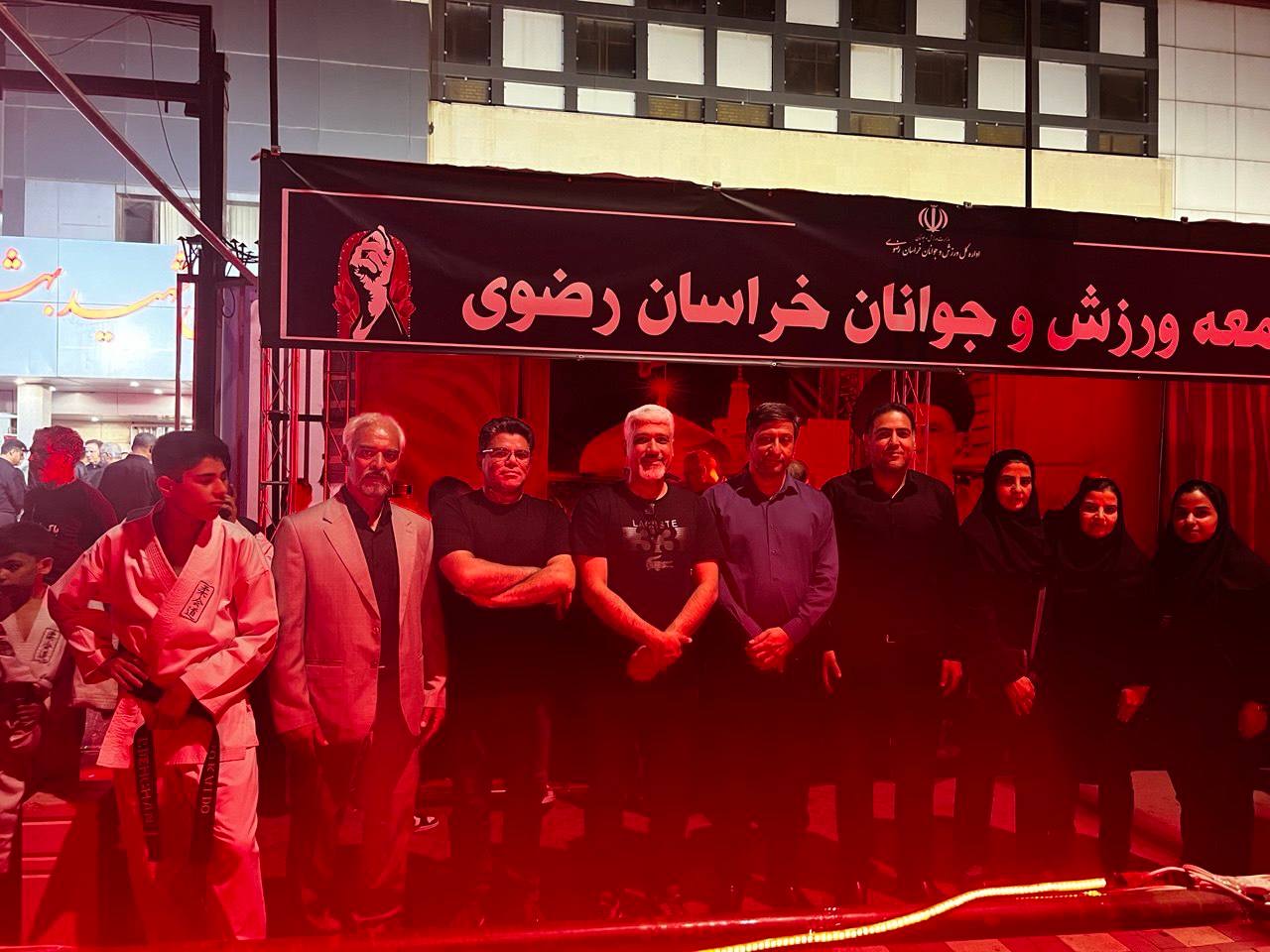آغاز خدمت‌رسانی موکب  ورزش‌های آبی به زائران مراسم تشییع رهبر شهید امت در مشهد