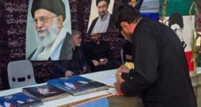 دل‌نوشته‌های مردم از رهبر شهید امت در موکب فدراسیون ورزش‌های آبی به یادگار ماند