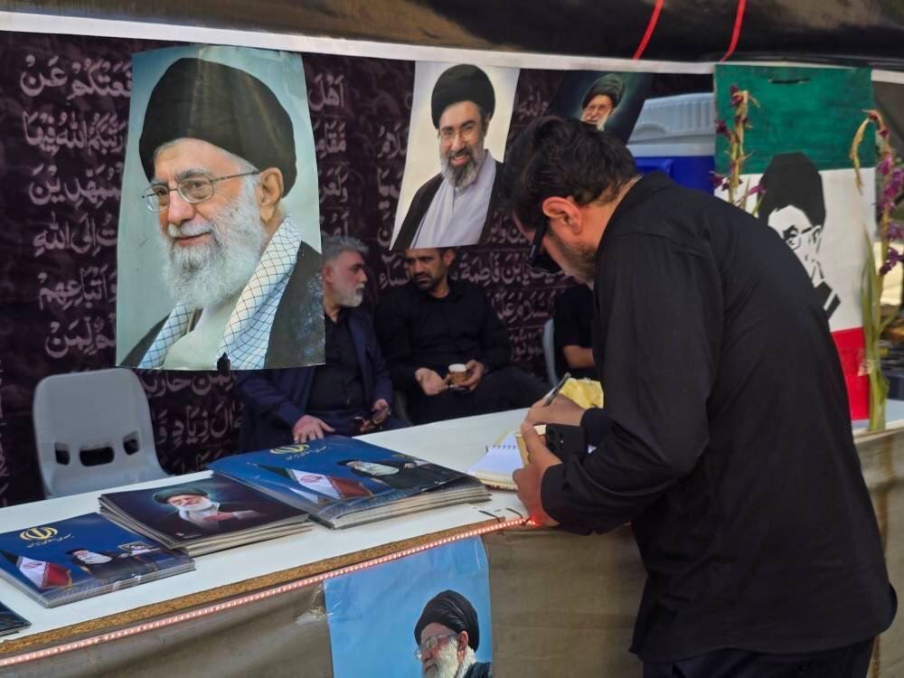دل‌نوشته‌های مردم از رهبر شهید امت در موکب فدراسیون ورزش‌های آبی به یادگار ماند