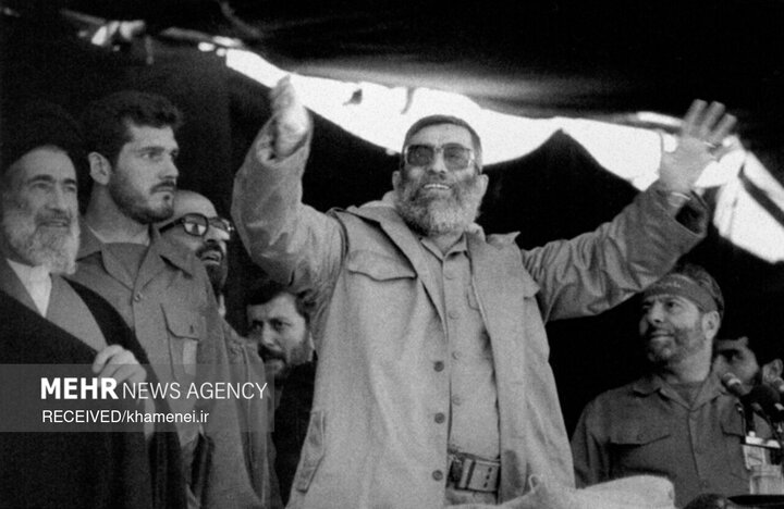 سوگواری هنرمندان در بدرقه رهبر شهید؛ عشقی که تاریخ را روایت می‌کند