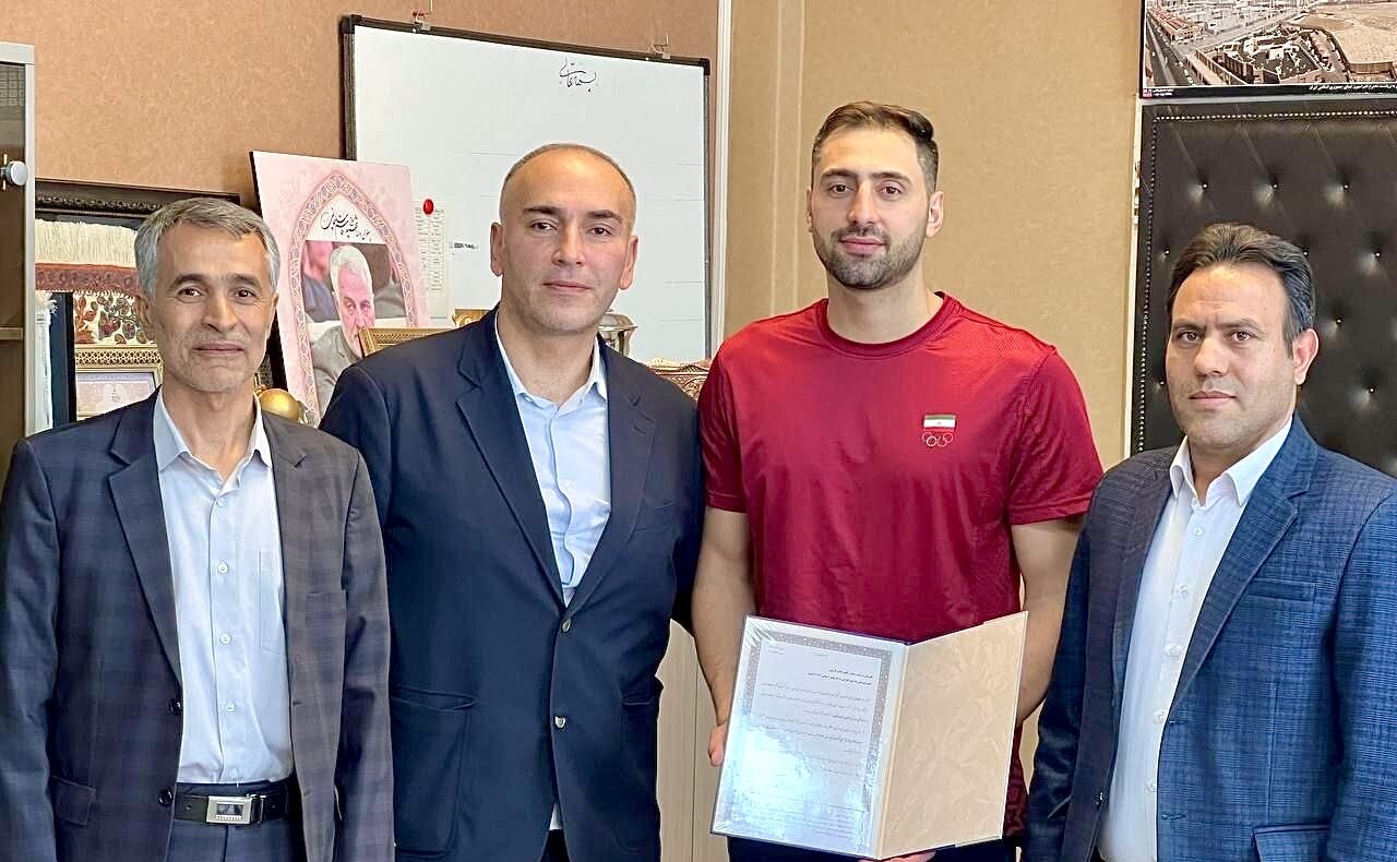 تجلیل از بهترین دروازه‌بان آسیا در دفتر رئیس فدراسیون؛ بررسی مسیر توسعه ورزش‌های آبی زنجان